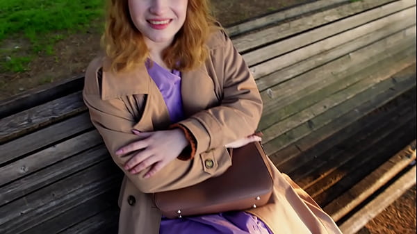 Trickster with an iPhone box Fucked a chick Without a Gandon